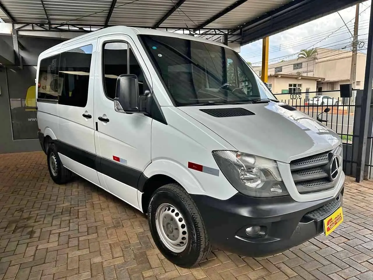 Foto 1 de 16 do Mercedes-Benz Sprinter 9 passageiros 2019